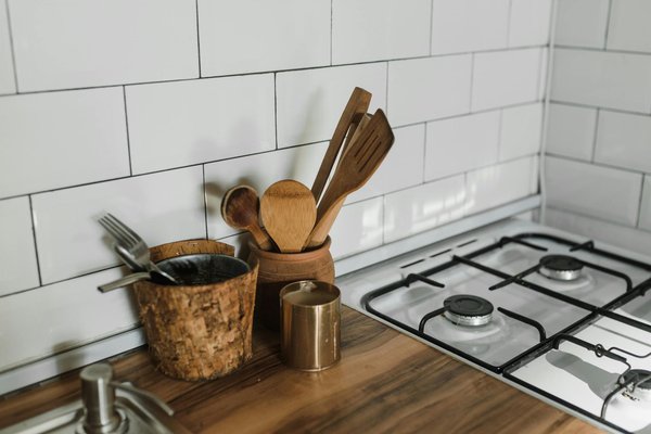 How to ensure quality when buying discounted UK kitchenware?